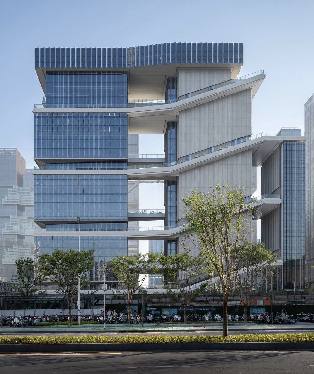 SustainableTall's tweet photo. KPF have design a tower with a 1km landscaped path you can walk up

(I like the idea more than the actual architecture though…) https://t.co/xkDEbovX9z