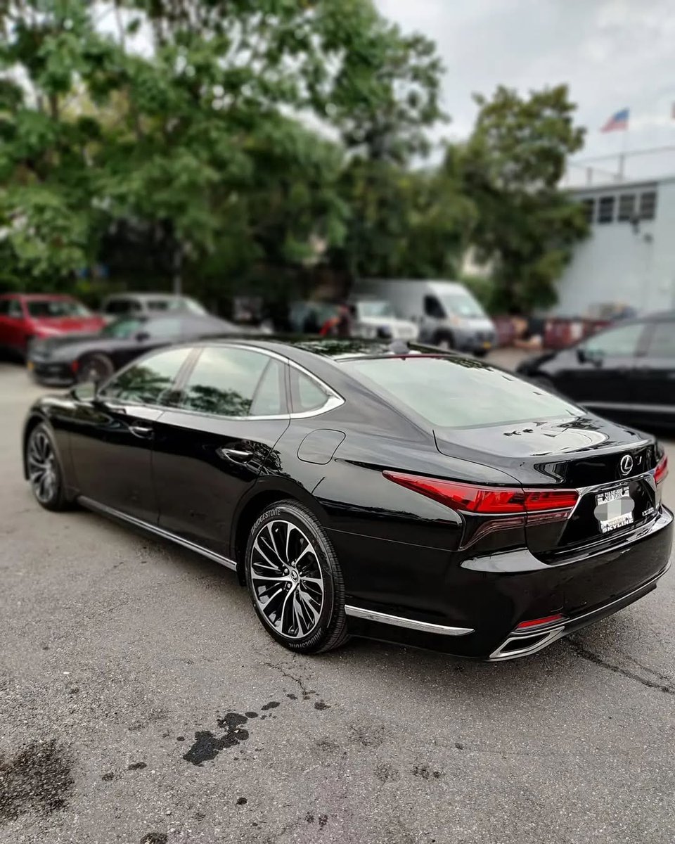 johnricha72774's tweet photo. Pure class 
2021 Lexus LS 500 AWD https://t.co/2NeEG62Ezu