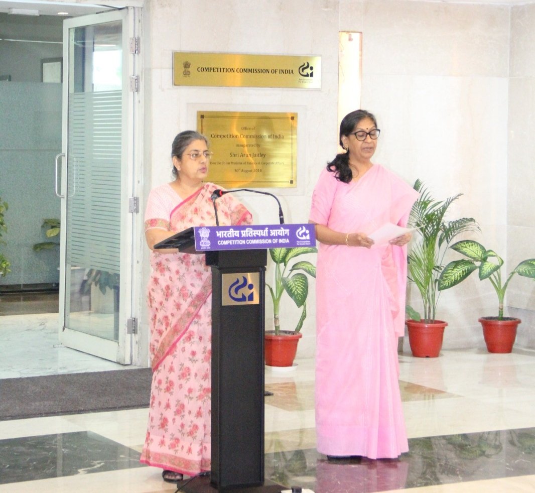 CCI_India's tweet photo. The Chairperson, CCI, administered the Organ Donation Pledge to Officers on 15.09.2026 as part of the commemoration of the 16th Organ Donation Day under the “Jug Jug Jiyo Abhiyan”.

#OrganDonation #OrganDonationDay #JugJugJiyoAbhiyan #CCI #DonateOrgansSaveLives https://t.co/bI0AdOgeEx