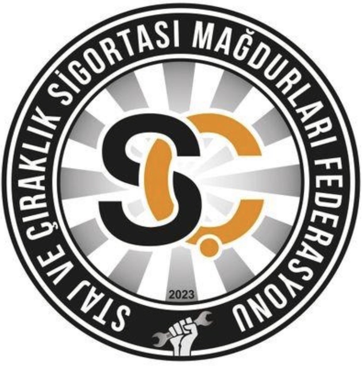 CirakStajFED's tweet photo. Duyuru ve Kamuoyunun Bilgisine

Federasyonumuz bünyesinde anlaşma sağladığımız hukuk bürosu, sosyal medya mecralarında staj ve çıraklık sigortası mağdurlarına yönelik sarf edilen hakaret, aşağılama ve haklı mücadelemizi hedef alan saldırılara karşı gerekli hukuki süreçleri başlatmıştır.

Verdiğimiz adalet mücadelesini karalamaya ve hak arayan vatandaşlarımızı hedef almaya çalışan her türlü söylemin, Hukuk Danışmanımız vasıtasıyla sonuna kadar takipçisi olacağımızı beyan ederiz.

Kamuoyuna saygıyla duyurulur.

Saygılarımızla,
Staj ve Çıraklık Sigortası Mağdurları Federasyonu

Kısa Vade Kader Olamaz
#StajyerçırakBütçeye