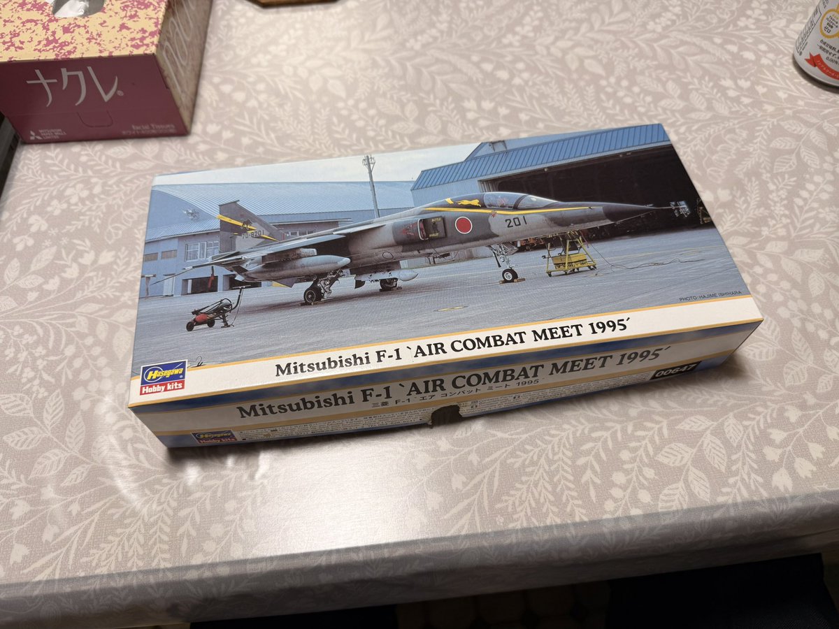 WR_BANDIT's tweet photo. 今夜の夜勤のおともはハセガワ1/72三菱F-1支援戦闘機の設計図できまり。 https://t.co/CruOwHa9KO