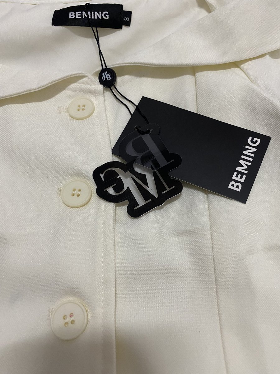 jjx55555's tweet photo. ส่งต่อเสื้อเปิดไหล่ทรงสวยๆ สีครีม ไซส์ S 
พึ่งได้มาวันนี้ ยังไม่ได้ตัดป้ายออก แค่ลอง รู้สึกใหญ่กว่าตัวนิดนึงค่ะเลยอยากปล่อยต่อ 
📌300 รวมส่ง  📮ส่งให้ได้วันเสาร์นะคะ🤍#beming #bemingส่งต่อ #ส่งต่อbeming #เสื้อผ้ามือสอง #เสื้อผ้ามีสองสภาพดี #ปล่อยต่อbeming #ส่งต่อ #ส่งต่อเสื้อผ้า https://t.co/Q12ugM9nRT