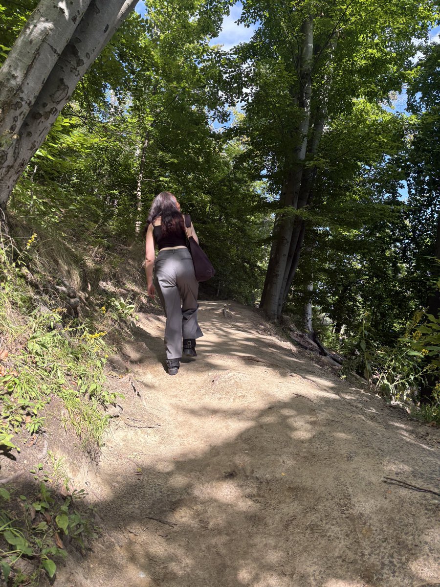 miiy_yuu's tweet photo. she took me on a side quest @skiptomari https://t.co/WDAmx6nnER