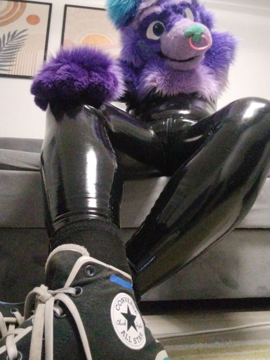 EvilZipBomb's tweet photo. Petition to make converse the official latex shoes.

#furry #shiny #latex #shinyfur #converse #shoes #fursuit https://t.co/6TMUuPHY1J