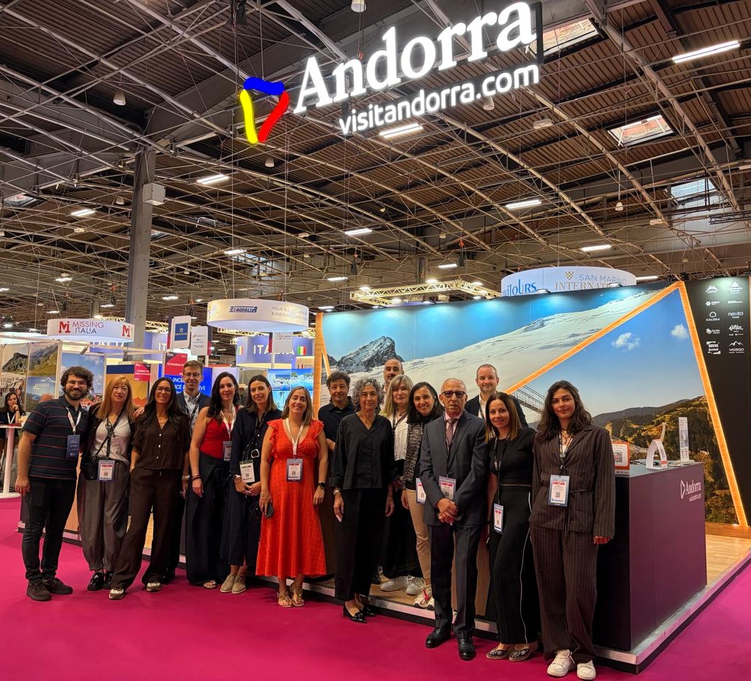 andorraworld_ad's tweet photo. Aquesta setmana som a l'@iftmparis acompanyats de 10 empreses del sector per continuar donant a conèixer la nostra oferta turística a un dels nostres principals mercats emissors. 

Hi participen més de 32.000 professionals de de 177 destinacions.

#andorraELEVATESyou https://t.co/82gHM02oHU