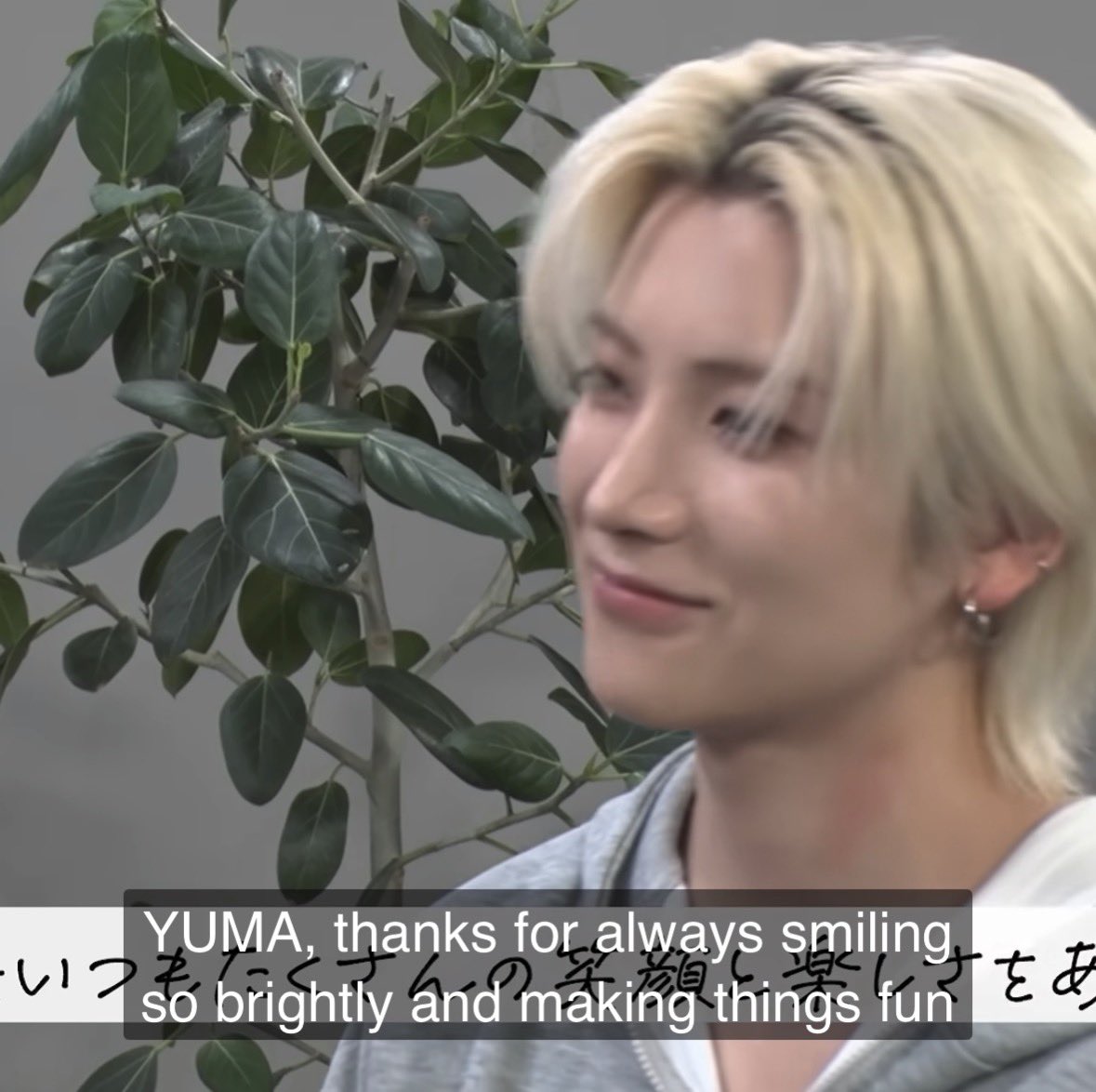 yumayowo's tweet photo. it makes me so sad seeing 🐱 always be called snarky/moody/cold/etc when this is how the people who know him best talk about him https://t.co/btXkXC3diX