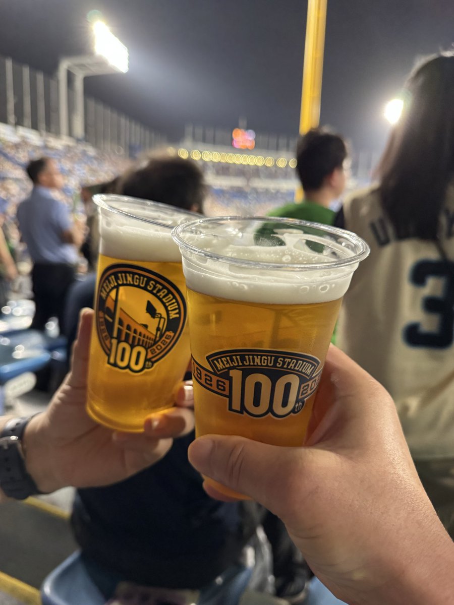 TAOESPRESSO's tweet photo. ヤクルトvs広島
６-4ですがまだまだこれからです😊
#神宮球場 #ヤクルト #ビール #野球 https://t.co/j7ScE8Y5YJ