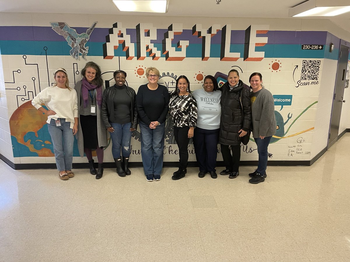 csconnectmcps's tweet photo. We appreciate our Community School Coordinators who diligently serve our students and families! #CoordinatorsRock @CommSchools @MCPS @ThomasTaylorEdD @MdPublicSchools https://t.co/Zk0oeFArNb