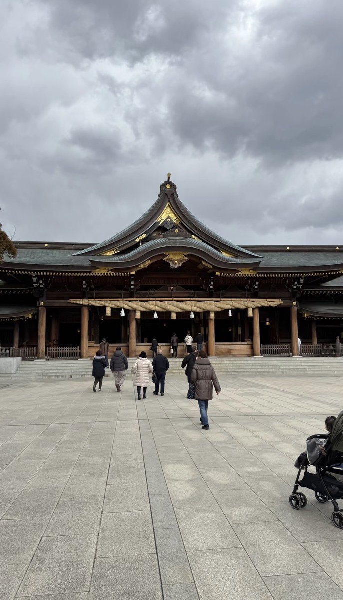 uranai_suki0306's tweet photo. 人生がうまくいかない時に行ってほしい場所、寒川神社。 

日本で唯一八方除けができる神社で、仕事・人間関係・運気が全部停滞している時に行くと、橋や本殿までのいくつかの浄化ポイントを通りながら不要な流れを落としていく。 

悪い流れを断ち切り、いい方向へ導いてくれる場所。おすすめです👍 https://t.co/qSdhARuHs0
