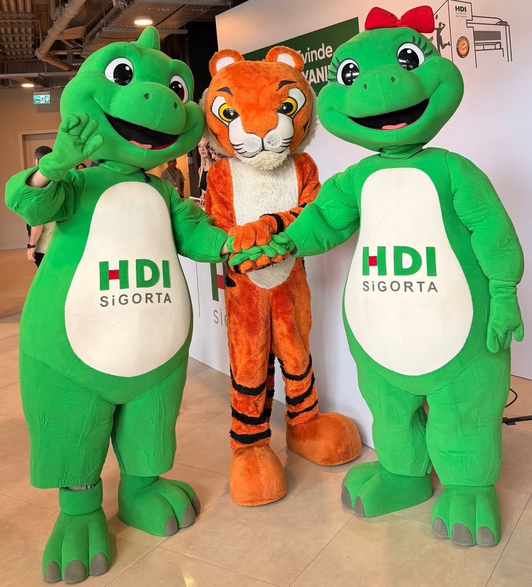 gibbybaris's tweet photo. 🦖🐅🦖 Tiger 🤝 Dino https://t.co/VX64cjpD6F