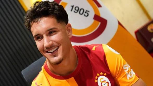 Avfattas's tweet photo. Benim hiç bir çocukla derdim yok, derdim pislik

Galatasaray’ın yeni forveti 22 yaş Deniz Gül; 7 maç, 0 gol, 0 asist.

O GOL 0 ASİST

Medya nasıl övüyor, nasıl milli takıma pazarlıyor daha Bismillah

Semih bundan 3 yaş küçük haliyle ne goller atarken YEDİLER

Bugün konuşmak kolay

Ve alacaklar, Deniz’i milli takıma alacak, pazarlayacak, oynatacaklar.

Beşiktaş’ın çocuklarına bunu yapanlar değil, bunlar yapılırken susup destek olup sonra da Beşiktaşlıyım diye gezenler utansın.
