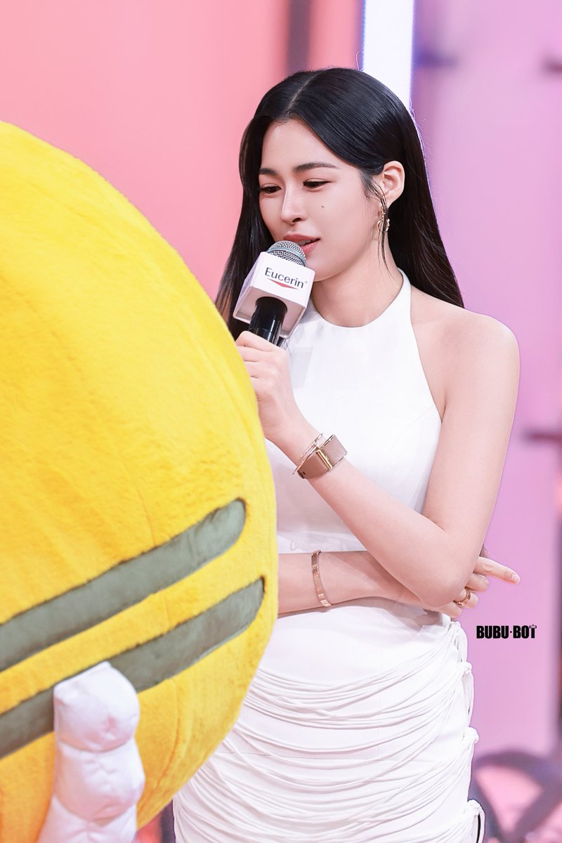 itsbububot's tweet photo. 091526

EUCERIN SPOTLESS WITH LINGLING  
#EucerinNO1BrighteningCelebrationXLingLing https://t.co/pQtPKM3qtf