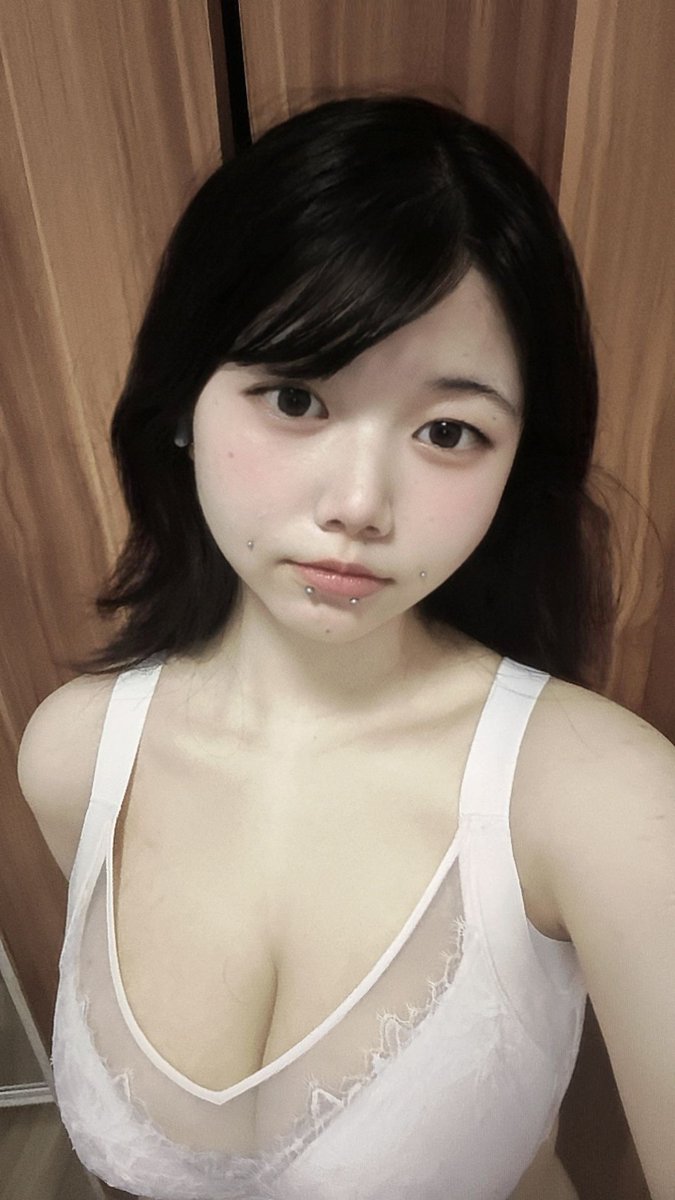 hhfzed's tweet photo. 我想妳 輕輕的、親親我 #原味 #门槛 #门槛妹 #门姐 #门哥 #线下 #非绿 #半绿  #电子女友 #求收留 #女高 https://t.co/Dq7VnONjZF