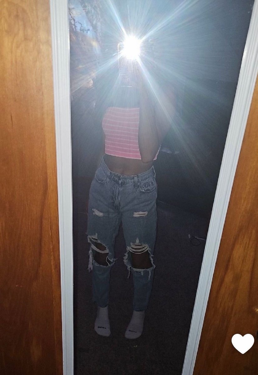 Monkeeere's tweet photo. My sis looks so tight any tribbers?🤤 https://t.co/SZc6mDdAxB