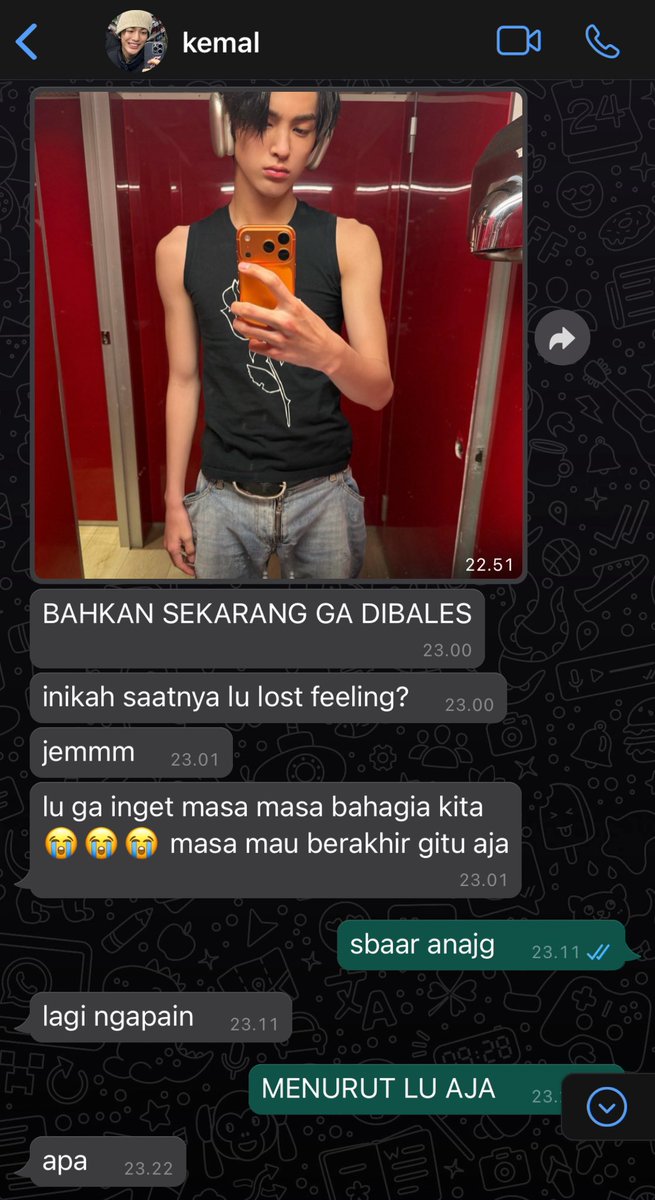 seanfaiyazs's tweet photo. #keonhyeon few tweets au

jema kalo kemal pap https://t.co/YNt9IfUZ07
