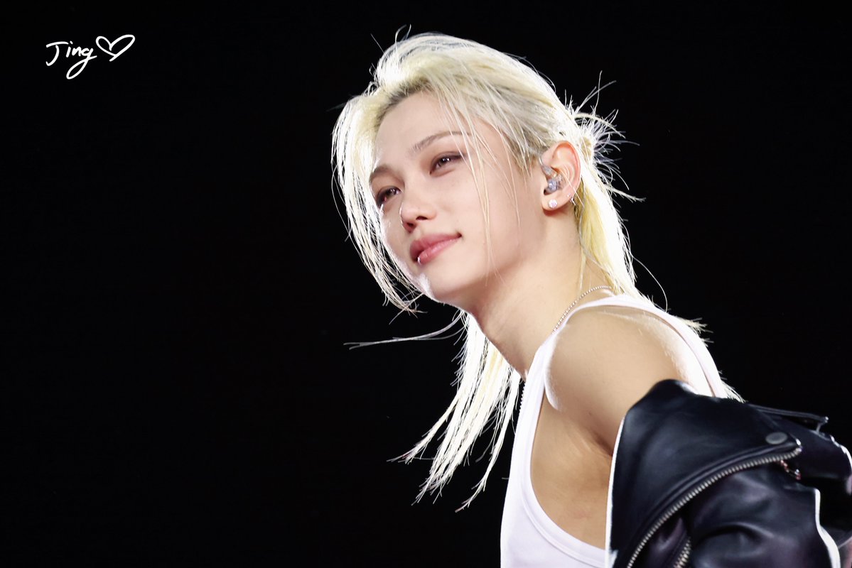 adingnarumi's tweet photo. 260914｜StrayCity Argentina D1

🖤💖

#FELIX_SlowItDown 
#StrayKids  #Felix  #ピリちゃん
#스트레이키즈  #필릭스 #용복 
#THIS_AND_THAT #RUN_IT https://t.co/ZbcbNTkaD4