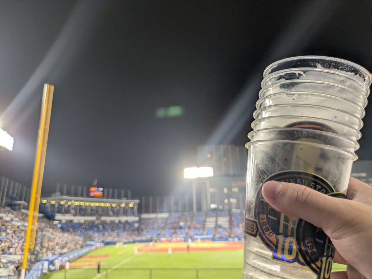 chesspawnn's tweet photo. 8はいめ
8分の5杯、同じ売り子さんで、気をつけて帰ってくださいねって言われました（笑） https://t.co/AvzhpS9IbP