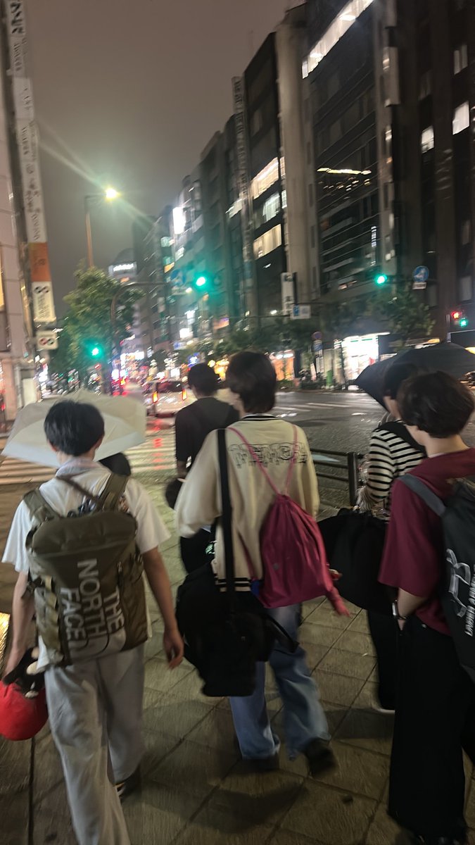 nvln_kou's tweet photo. 俺たちがライブするにはみんなが必要だよ
いつもありがとう！
今日のライブ雨の中来てくれて本当に嬉しかったよ‼️
次回のライブも待ってるねん！ https://t.co/TOZmJqVAIN