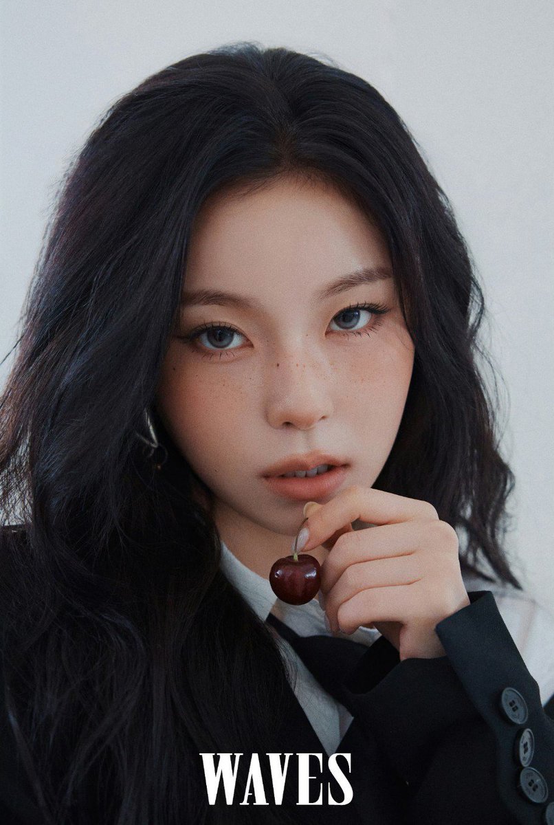 nmixxpics_'s tweet photo. JANG KYUJIN FOR WAVES MAGAZINE https://t.co/3dyuBMva5L