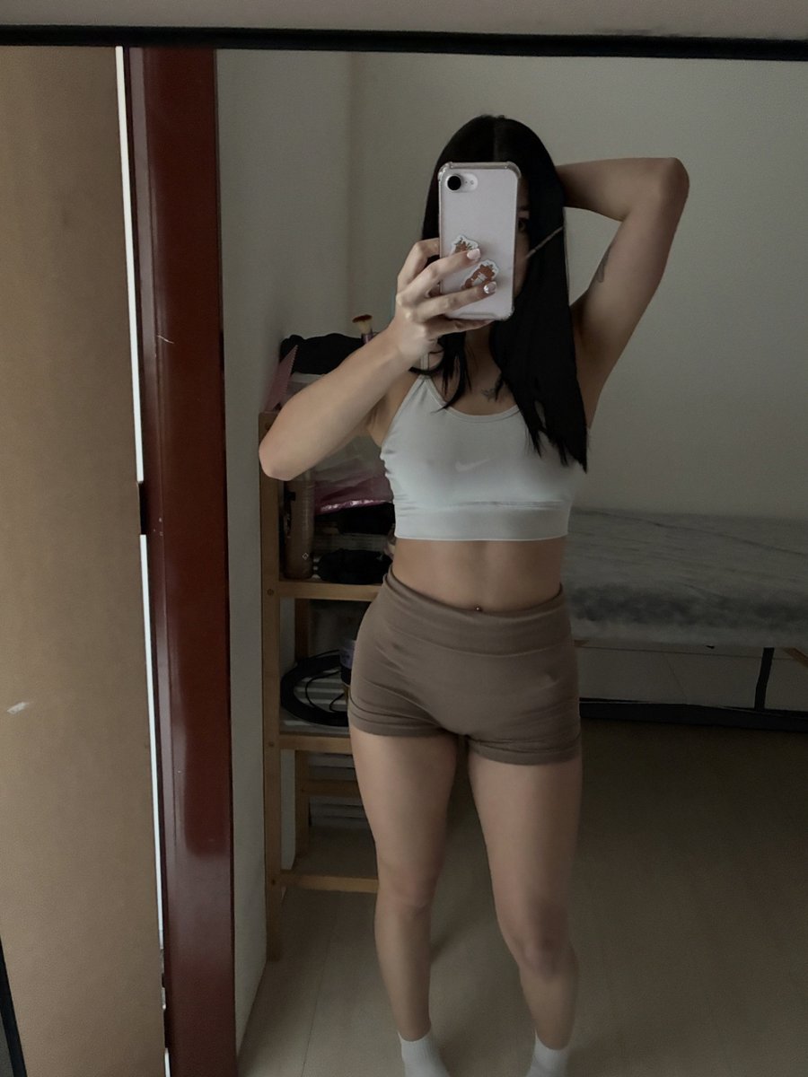lunawavee09's tweet photo. channeling total protagonist vibes ✨🎀 https://t.co/baiVrEtwfp