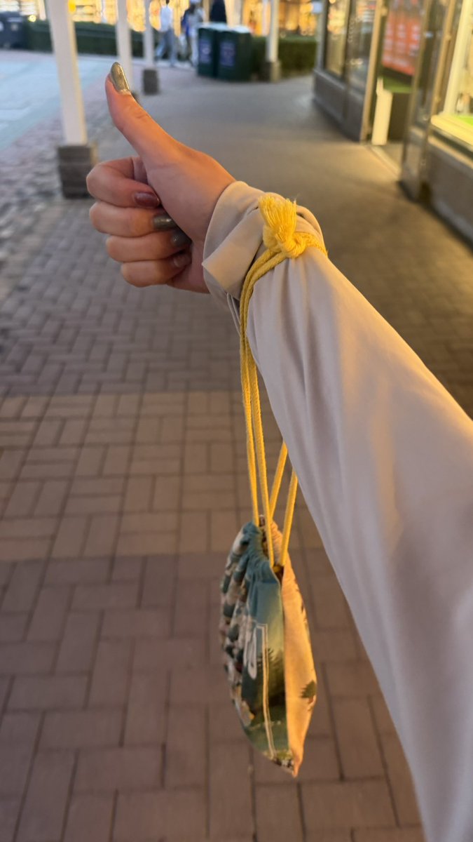 winter___1220_0's tweet photo. 今日巾着1つで行ってたアウトレット劇場版も行ってて真・運命(Destiny)
(駐車場も当てちゃうよ⭐︎) https://t.co/d8kjViRfIc