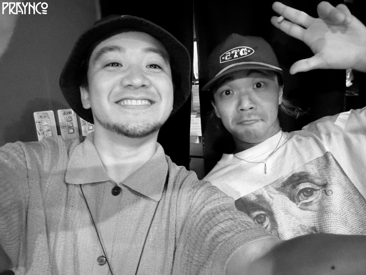 praynco's tweet photo. 昨日 gee-ge.
ゆーさくワンオペ・バー営業🏮
@youdog_bass #youdog
ちょこちょこ会う機会はあったし
話す機会もあったっちゃあったけど
かなりゆっくり話すのは久々だった🫠
嬉しかった🥃
#geegeTIME https://t.co/6KGZIXEmjG