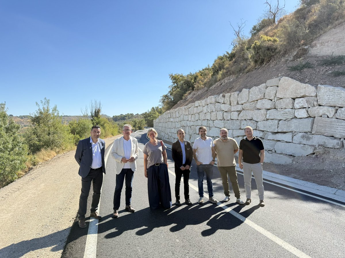 LoJoan's tweet photo. Millorem la carretera LV-2341, a Nalec. Una actuació de 700.000€ per fer més segurs i còmodes els desplaçaments. Invertir en carreteres locals és garantir mobilitat, qualitat de vida i equitat territorial, i en això @DiputacioLleida sempre estarà al costat dels municipis. https://t.co/ZzLvR2r91j
