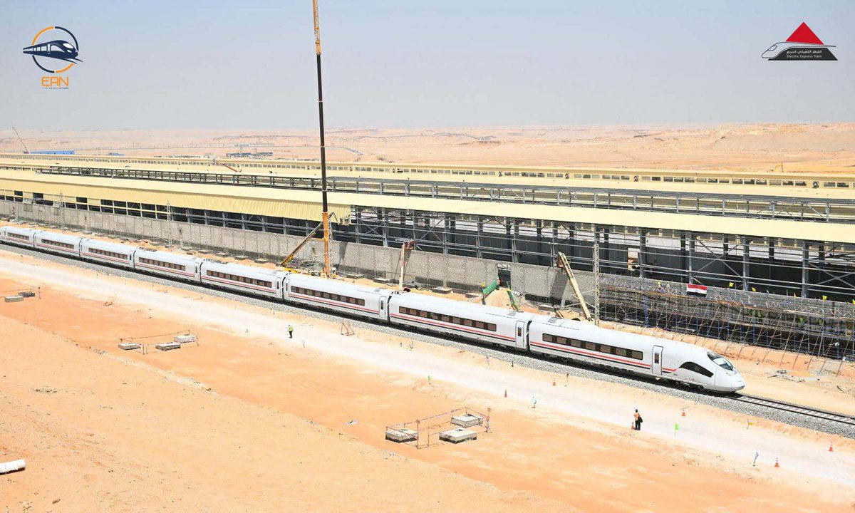 EgyptRailNet's tweet photo. مدبولي يتفقد الخط الأول للقطار الكهربائي السريع 🚆
الطول: 660 كم يربط البحر الأحمر بالمتوسط
يضم 21 محطة وورشة حدائق أكتوبر الأضخم بالمنطقة
بدء تجهيز المسار للتشغيل التجريبي.
رابط المقال : https://t.co/HsG9GOUwtV
##nilerails #شبكة_القطارات_المصرية https://t.co/7WdEmHFGWB