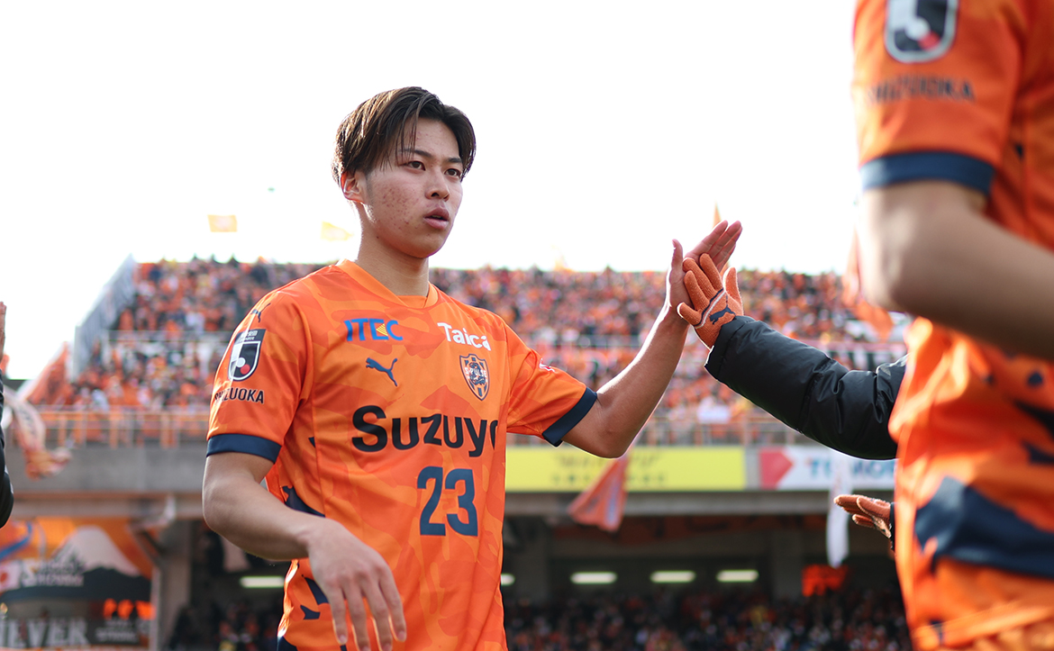 spulse_official's tweet photo. 🔶🔶インタビュー🔶🔶
📝#千葉寛汰 「清水エスパルスというクラブに出会えたことが幸せ。愛だけでここまでやってきた」

横浜FCへの完全移籍が発表された千葉選手のロングインタビューを公開📝
🗣️「僕はエスパルスに夢をもらって成長してきました」
🔗https://t.co/BqvGzu6w4Z

#spulse #ONEFAMILY https://t.co/RYHg27JlZ2