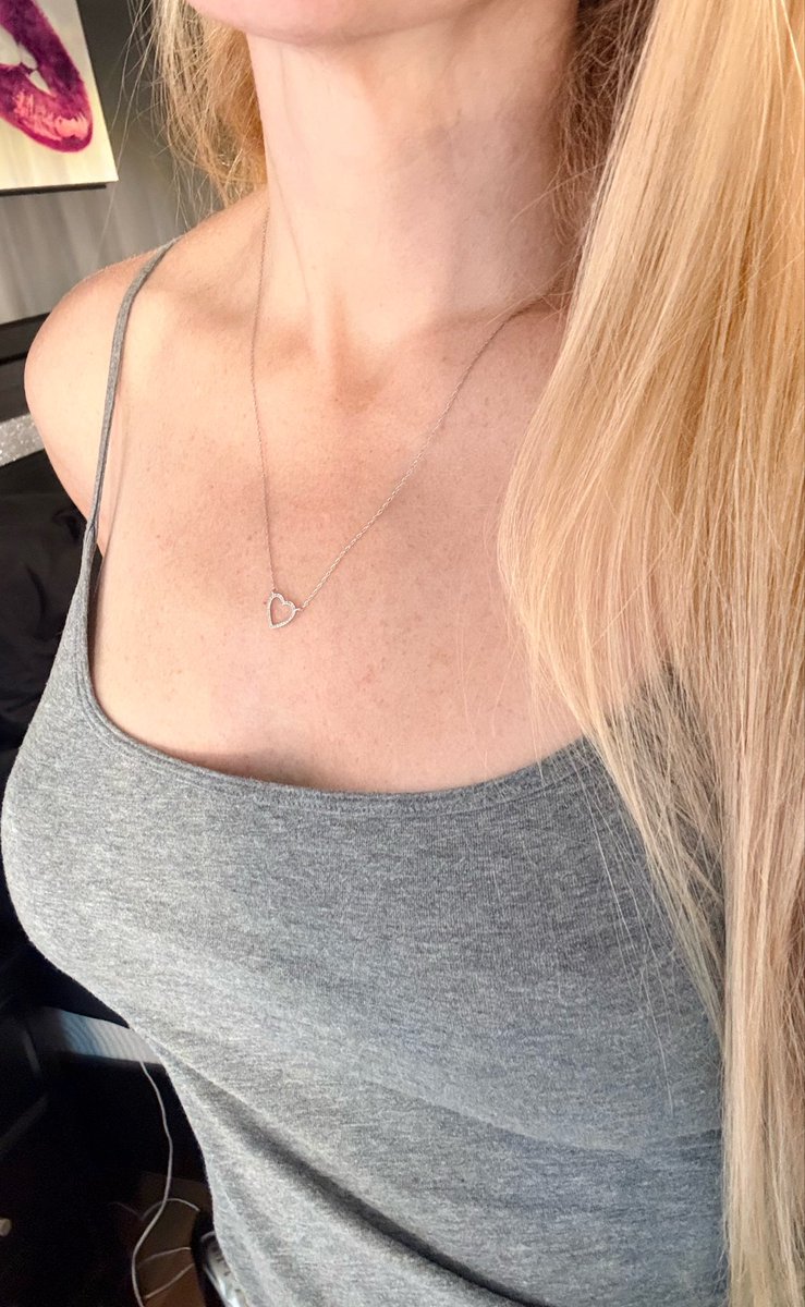 MomBeforeDark's tweet photo. Happy Tuesday . Hair up or hair down today? https://t.co/NLRek3GBe6