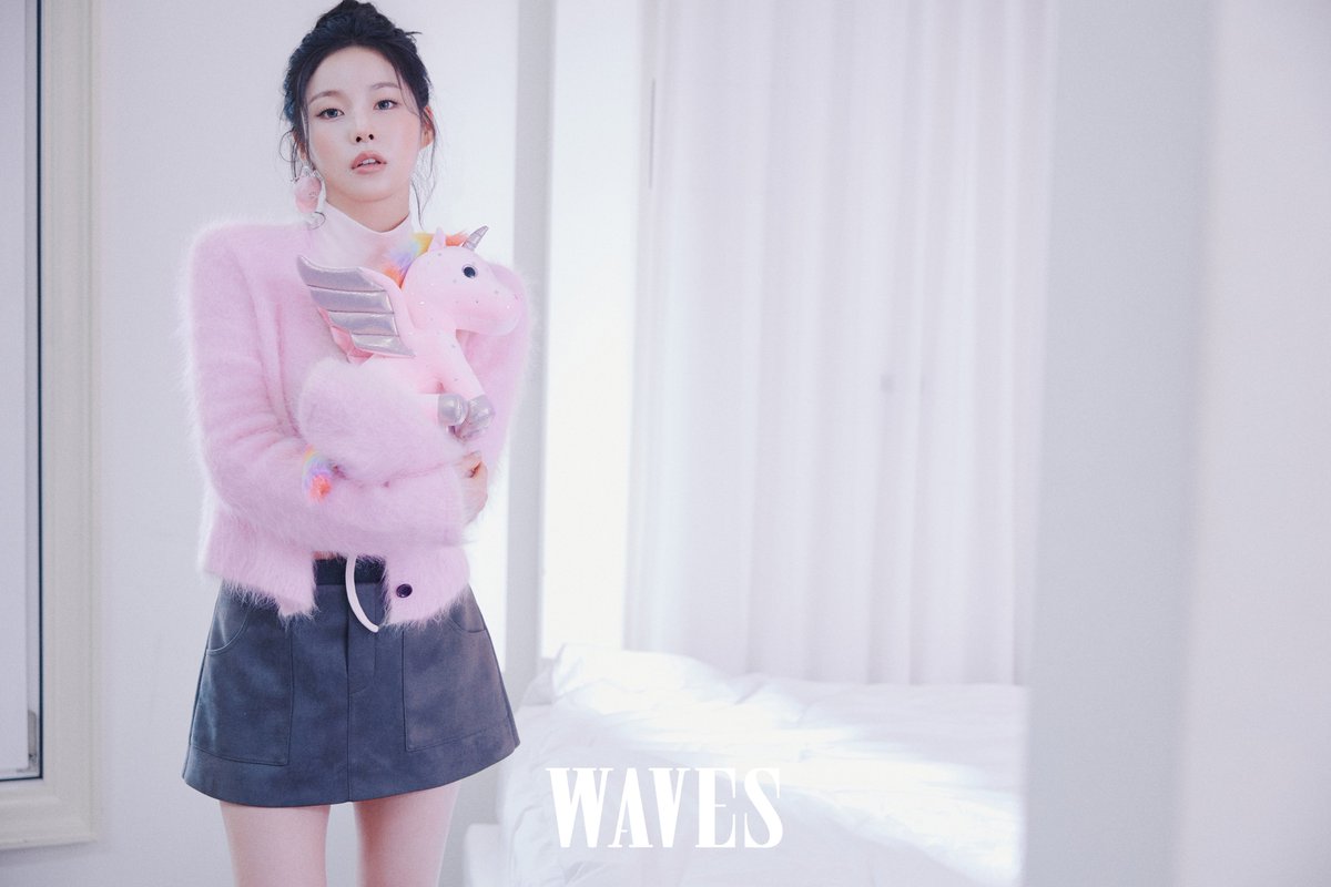 nmixxpics_'s tweet photo. JANG KYUJIN FOR WAVES MAGAZINE https://t.co/03l4kBURr7