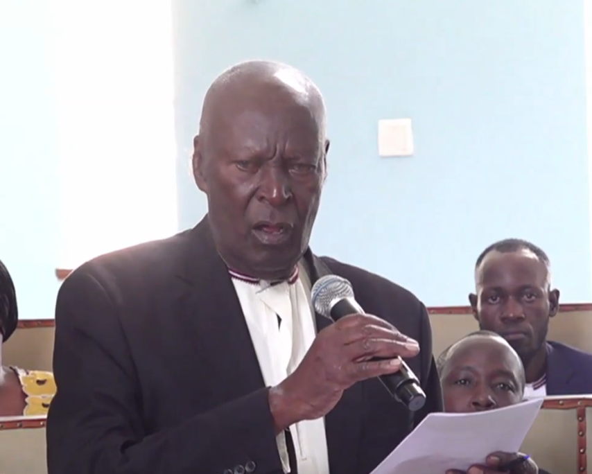 bbstvug's tweet photo. Omusuuga wa Tooro Charles Kamurasi ategeezezza Orukurato (Olukiiko) olutudde olwa leero nga Obukama bwebulina Omukama omuggya wadde nga wakyaliwo okusomoozebwa mu mateeka. Omusuuga Kamurasi alayidde okugoberera ennono awamu n’amateeka g’eggwanga. Era asinzidde wano nategeeza abakiise nga ebisumuluzo by’ekikaali ky’Omukama bw’atabirina nga tamanyi nawa gyebiyinza kubeera. Ebirala mu #Gambuuze #Ageesigika.