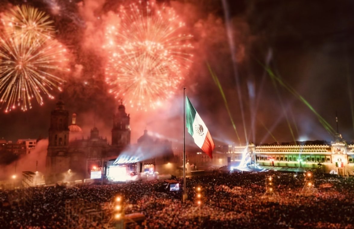 ErnestinaGodoy_'s tweet photo. La grandeza de un país también se mide por su libertad… y desde hace 216 años, México es una nación libre, soberana e independiente. 
Hoy, recordamos a aquellas mujeres y hombres que lucharon por alcanzar ese hito, a quienes se atrevieron a oponerse a pesar de la represión y cuyo sacrificio, actualmente es un símbolo para seguir construyendo la paz y fortalecer a una sociedad honesta, que se cimenta en una historia llena de coraje y valentía.

¡Viva México! ¡Vivan nuestras raíces! ¡Vivan las heroínas y héroes que nos dieron Patria!🇲🇽🇲🇽🇲🇽
