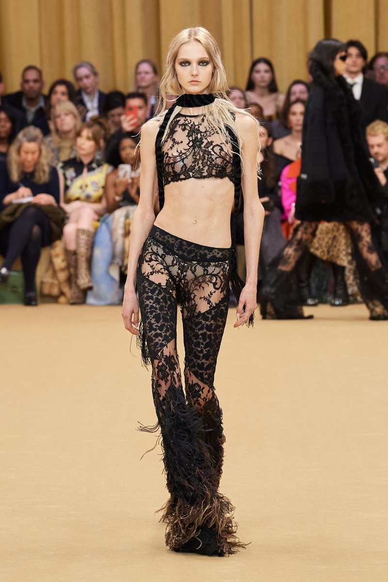 rosev1207's tweet photo. Roberto Cavalli: rtw autumn/winter ’23/’24 https://t.co/Qi6EIhaXCI