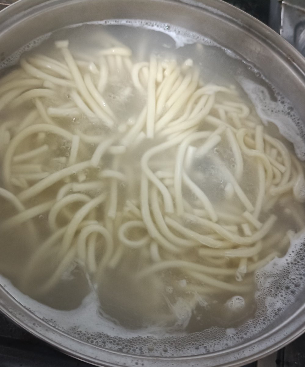 yiijima1's tweet photo. 今日の夕食は、うどん https://t.co/glcWHqXsyw