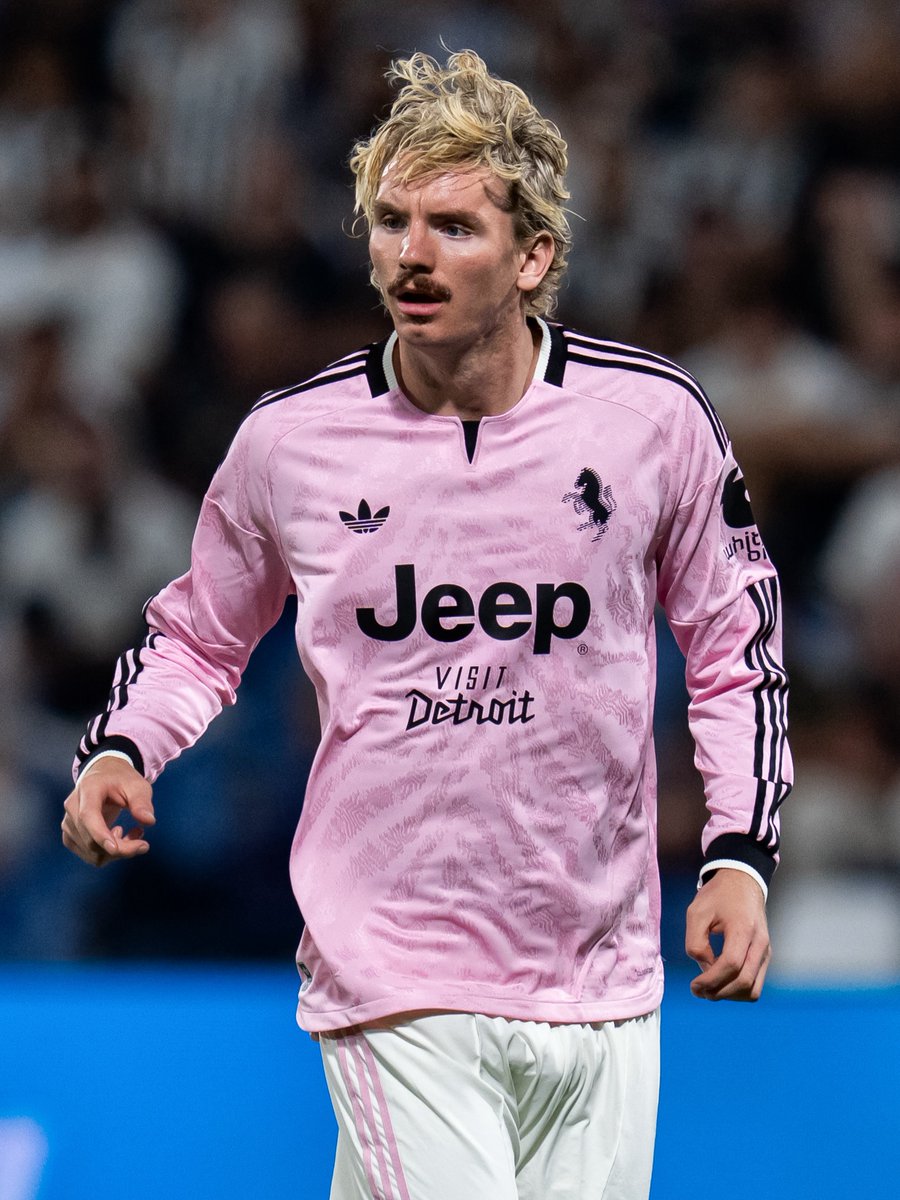 vsrsus's tweet photo. The Nick Woltemade Serie A aesthetic. https://t.co/uPZfjfvZzd