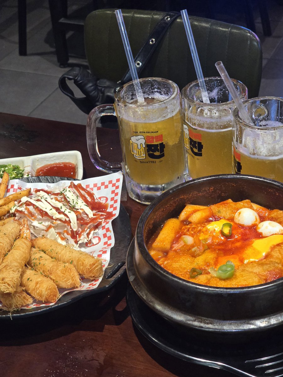 ribboniii8's tweet photo. 할머니  쨔랑해욤 🩷🩷🩷
퇴근하고쌩맥내리니까살것갗늠😍😍😍

#역전할머니맥주 #역전할맥 #역할맥 #할맥 #할머니댁 #할머니 https://t.co/bmE9sVz0H7
