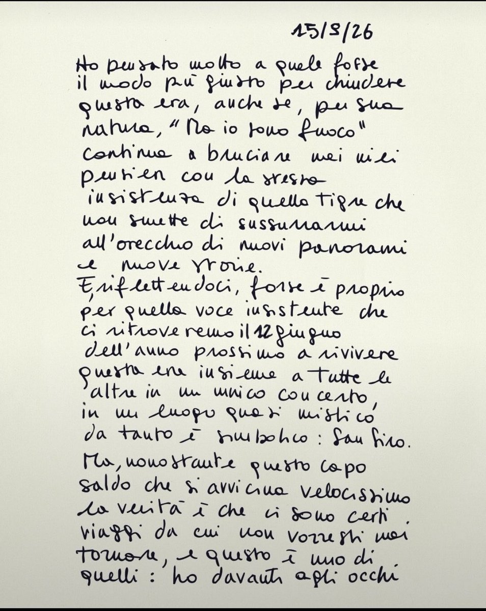 _sofiaa28_'s tweet photo. Ai miei figli dirò che questa era la Bibbia https://t.co/odlVi9vJTe