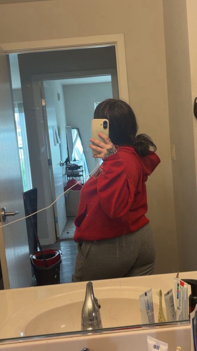 Prettypoison890's tweet photo. Hoodie on… but I promise there’s plenty more underneath 😈
Full me on OF 💋 https://t.co/LhIZEArLPg