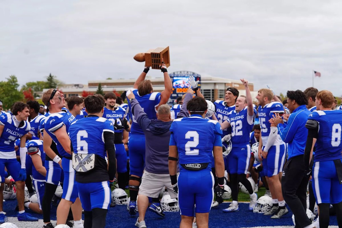 Pryce_Cravens's tweet photo. After an amazing conversation with @coachcwhite I am extremely blessed to receive and Offer from Concordia University Wisconsin!! #gofalcons 
@CUWFalcons @CUWFB @STHFootball @CoachDavis82 @CoachGarcia33 @STHCoachGreen @SFlem91 @CoachConaire @Mac_BZ @iamDeJuanLewis https://t.co/qAisjSfMnT