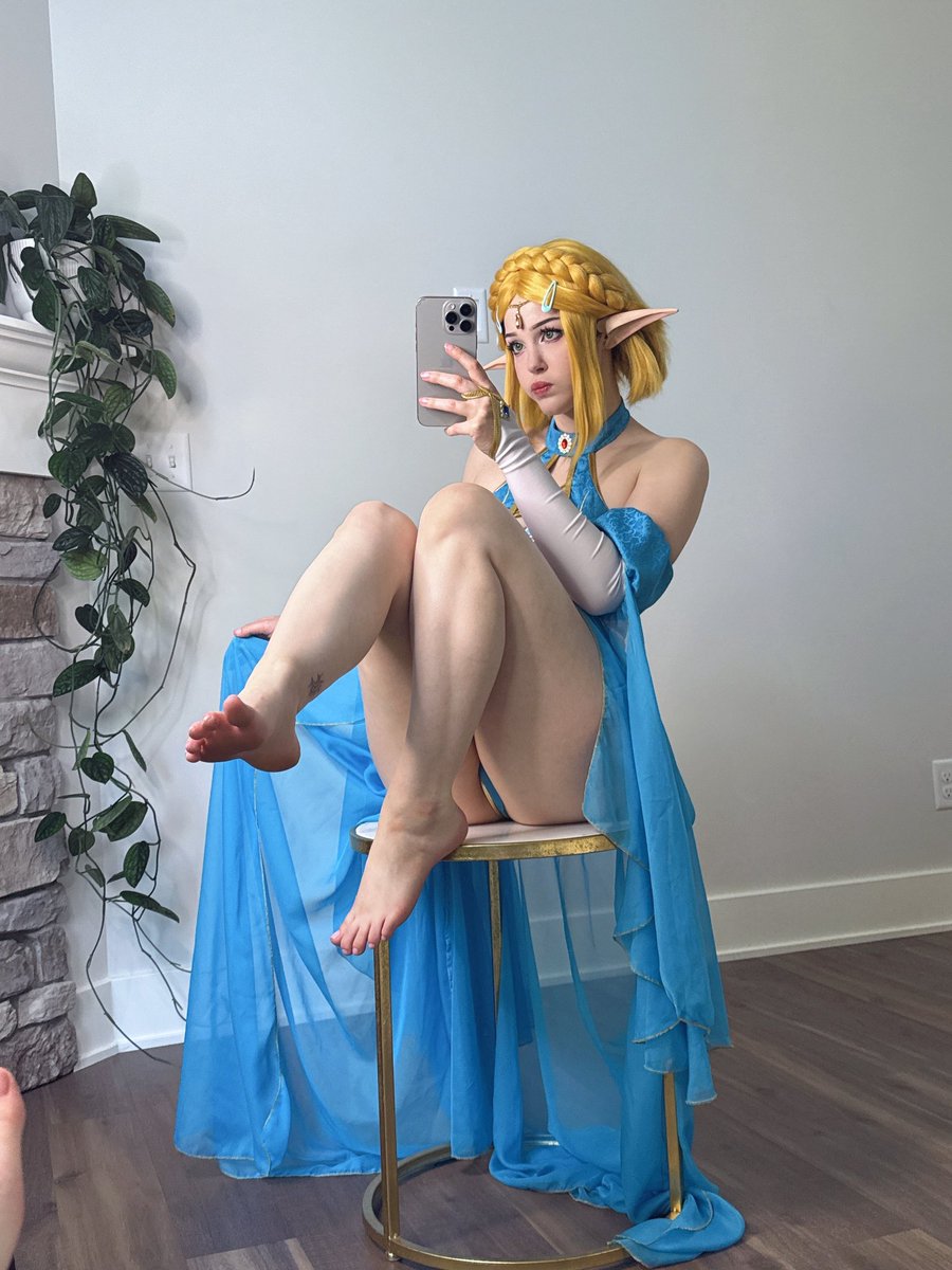 DoeDoesal3's tweet photo. #feet #soles #footfetish #feetfetish #footjob #toes #feetworship #riding https://t.co/z0vEmASobD