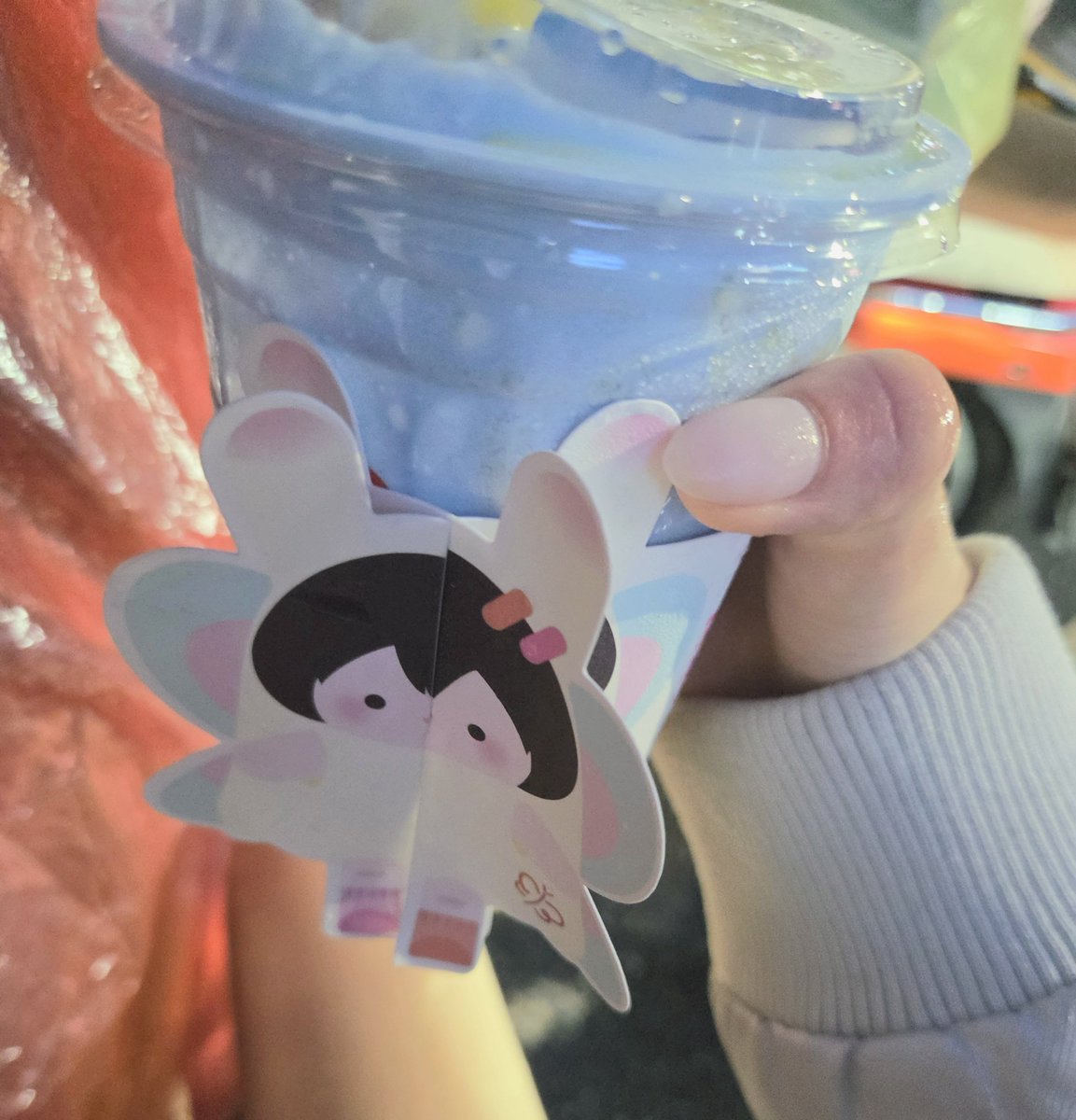 emiamily's tweet photo. ทำงานแลกจัมโม่กิน1แก้ว แต่ใส่ cup sleeve เป็นเอนี่เพราะเดี๋ยวลูกหาว่าทรพี(´･ｪ･｀) https://t.co/nb7fbX8iZa