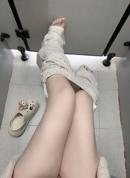 dsforcini1's tweet photo. 刚拍的粉饺子皮🥟

赶紧看， 我要删了…… https://t.co/2NBtS6b0Qg