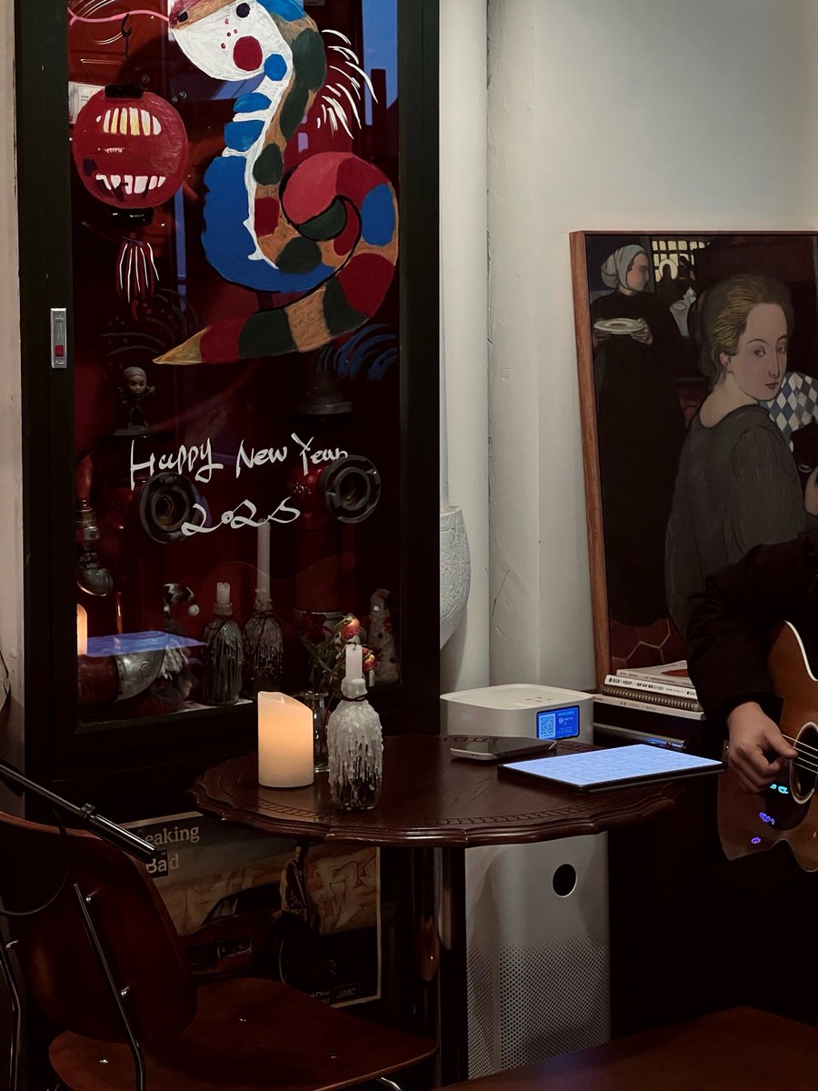 amelu055332's tweet photo. Just stumbled on a hidden acoustic session—warm guitar strums + raw vocals hit different, like a cozy hug for the ears. Turned my mundane afternoon into a tiny, perfect musical escape ， https://t.co/NjJVR8dQ0Q