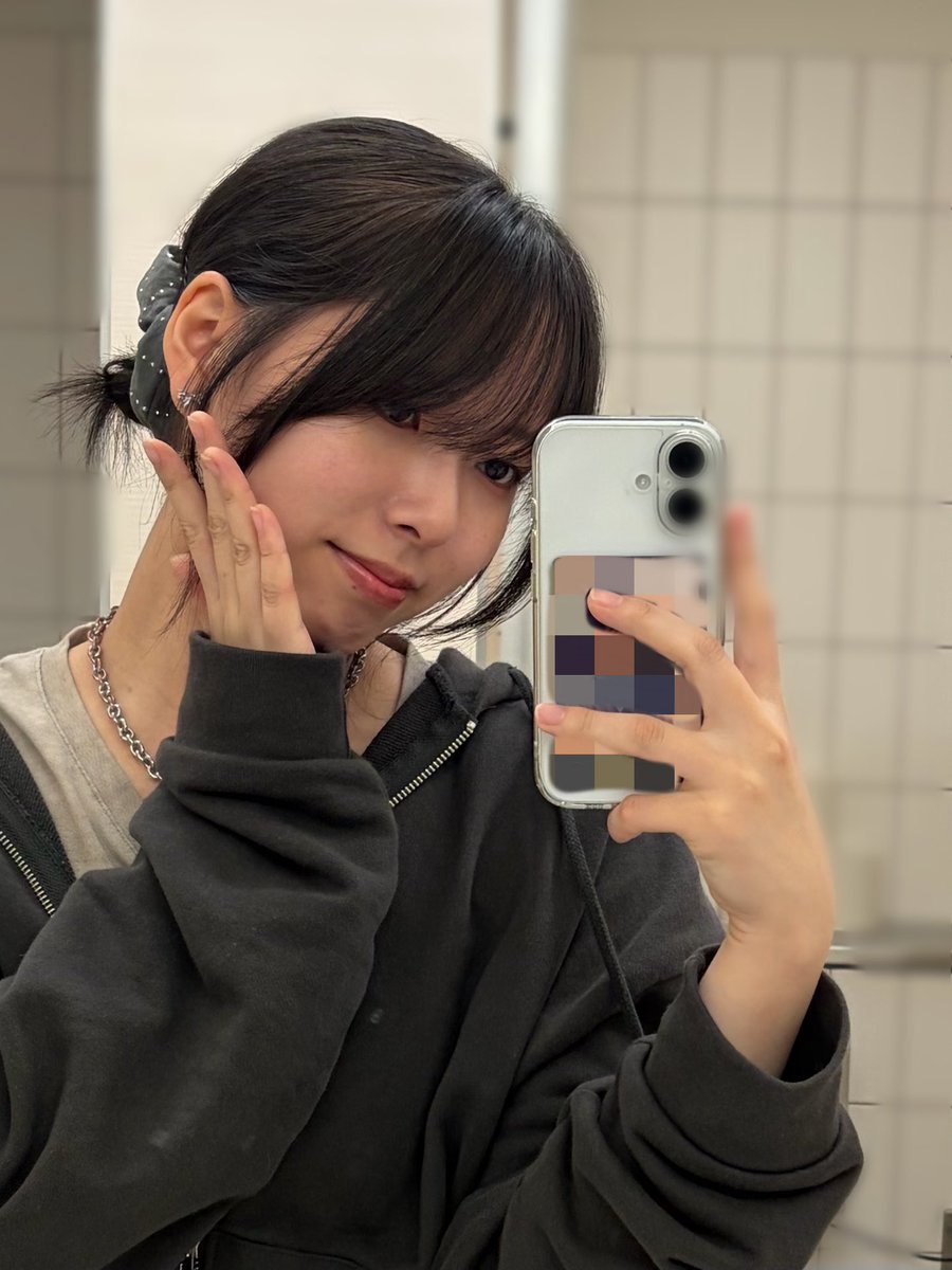 rinamaia0th's tweet photo. はじめまして！AMAIA Musical Project 0期生の琳です！

普段はSHOWROOMで歌っています🎶配信の際は告知もするので、ぜひ見に来てください！！

今日は0期生になって初めての歌のレッスンの日でした！早くたくさんの人にいい歌を届けられるように頑張ります✨

#amaia0期生 #amaiamusicalproject https://t.co/116FOG6uk8