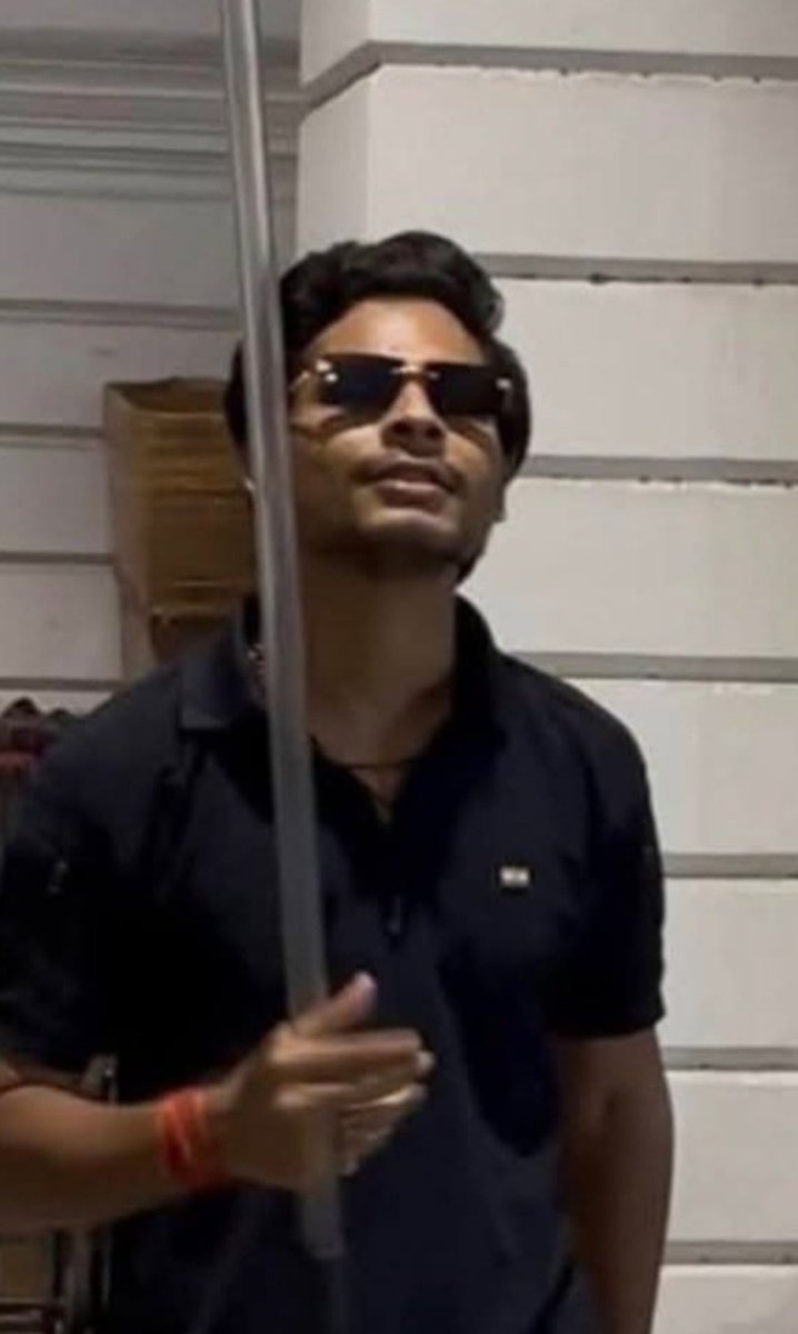 ambedkariteIND's tweet photo. Swatantra Bhardwaj had claimed that "Narendra Modi was his elder brother" and had even received an invitation to the Prime Minister’s swearing-in ceremony. 

When someone’s “Elder Brother” is the Prime Minister himself, perhaps getting bail was never going to be difficult.

Satyamev Jayate. 🙏