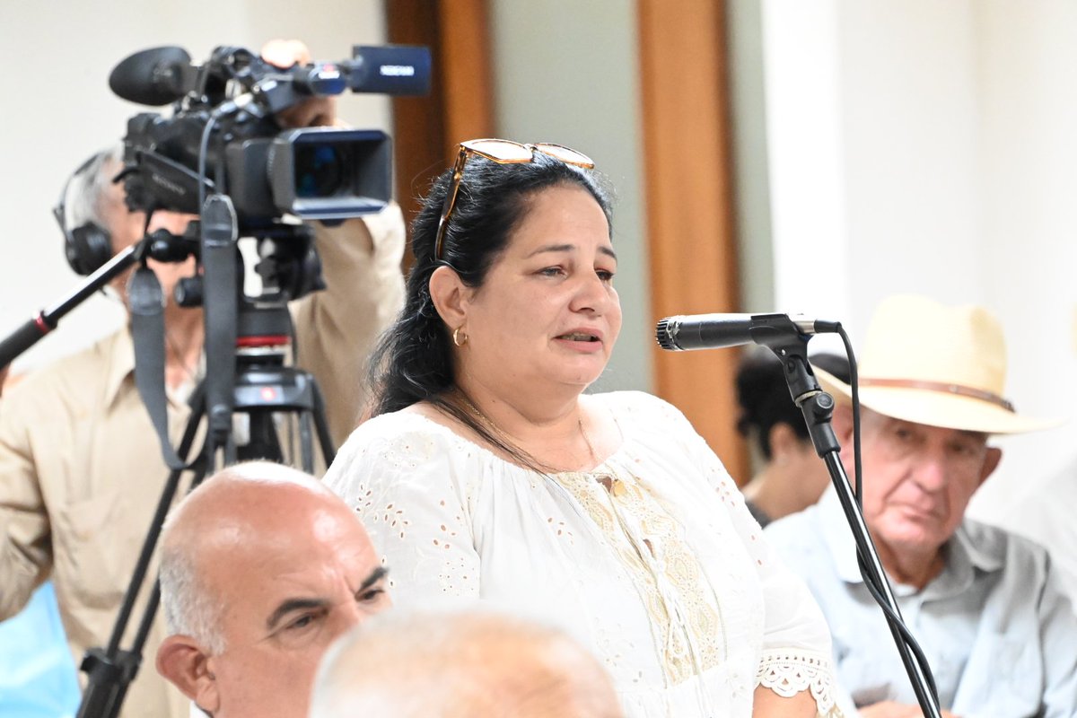 alfonso_noya's tweet photo. Sostiene @DiazCanelB un encuentro con representantes del sector agropecuario. Debaten sobre la implementación de las 176 Transformaciones Económicas y Sociales en el campo cubano. #CubaEstáFirme https://t.co/UxfFgfZUpw https://t.co/aqgIgpMdhb