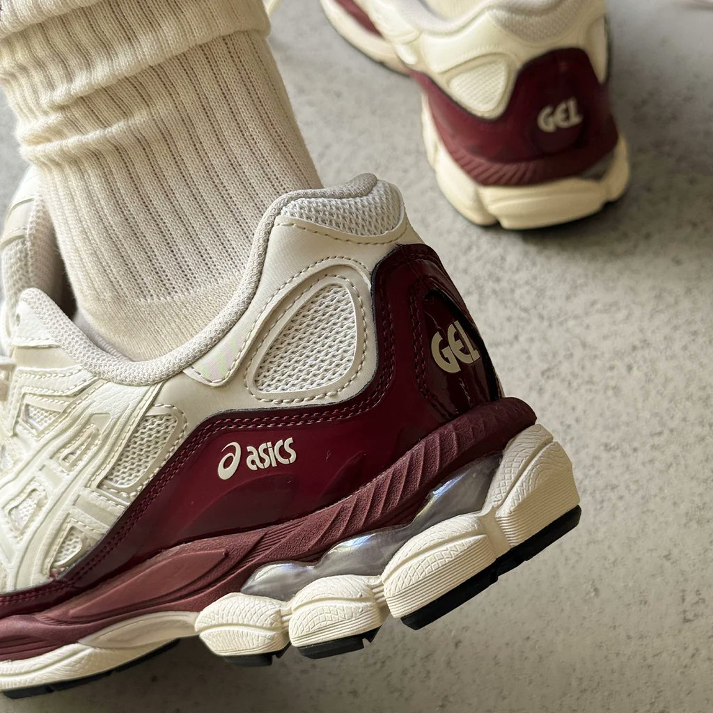 CaminoTV's tweet photo. la asics gel-nyc bordeaux en promo à 120€ au lieu de 160€ les reufs c'est doux

https://t.co/T7bqckN2RB https://t.co/zeJJu41uw4