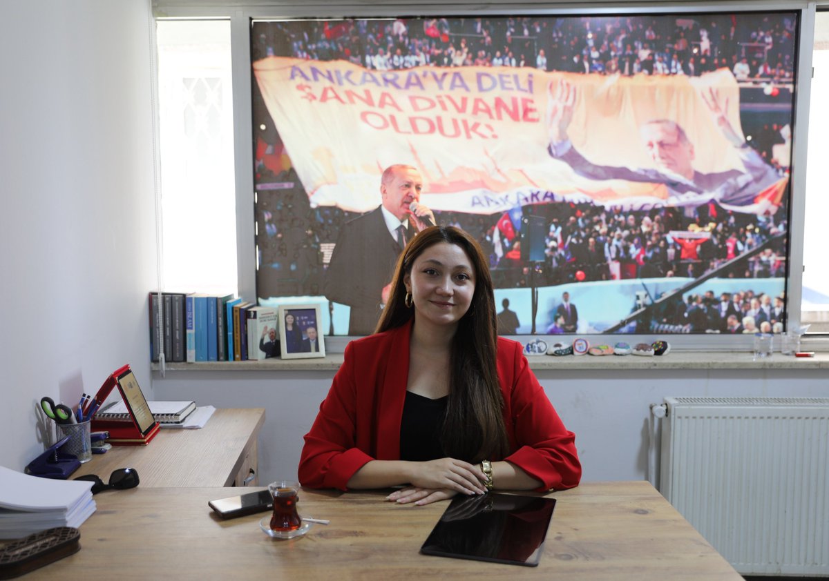 EdanazDizbay's tweet photo. 📍AK Parti Ankara İl Başkanlığı

Kapımız açık, çayımız sıcak, muhabbetimiz bol.

İl Başkanlığımızda bugün de kapımızı çalan kıymetli misafirlerimizi ağırlıyoruz.🙌🏻 https://t.co/t6LSHERWUB