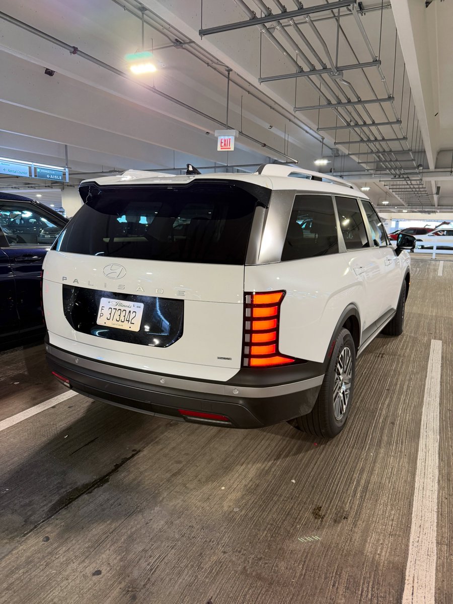 SherikaHelpw's tweet photo. Taking the Hyundai USA Palisade for a quick spin during a few days in the Chicago area. https://t.co/Hm8cBgMIxb